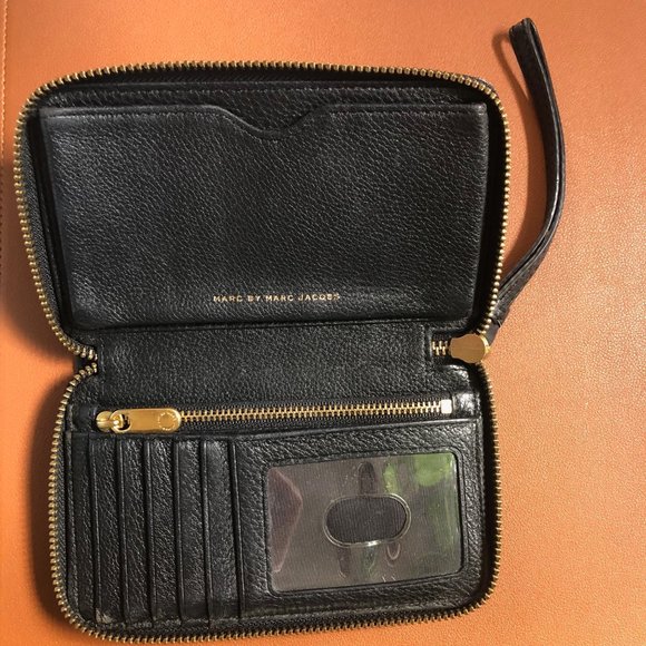 Black Marc by Marc Jacobs Wristlet - Picture 5 of 5